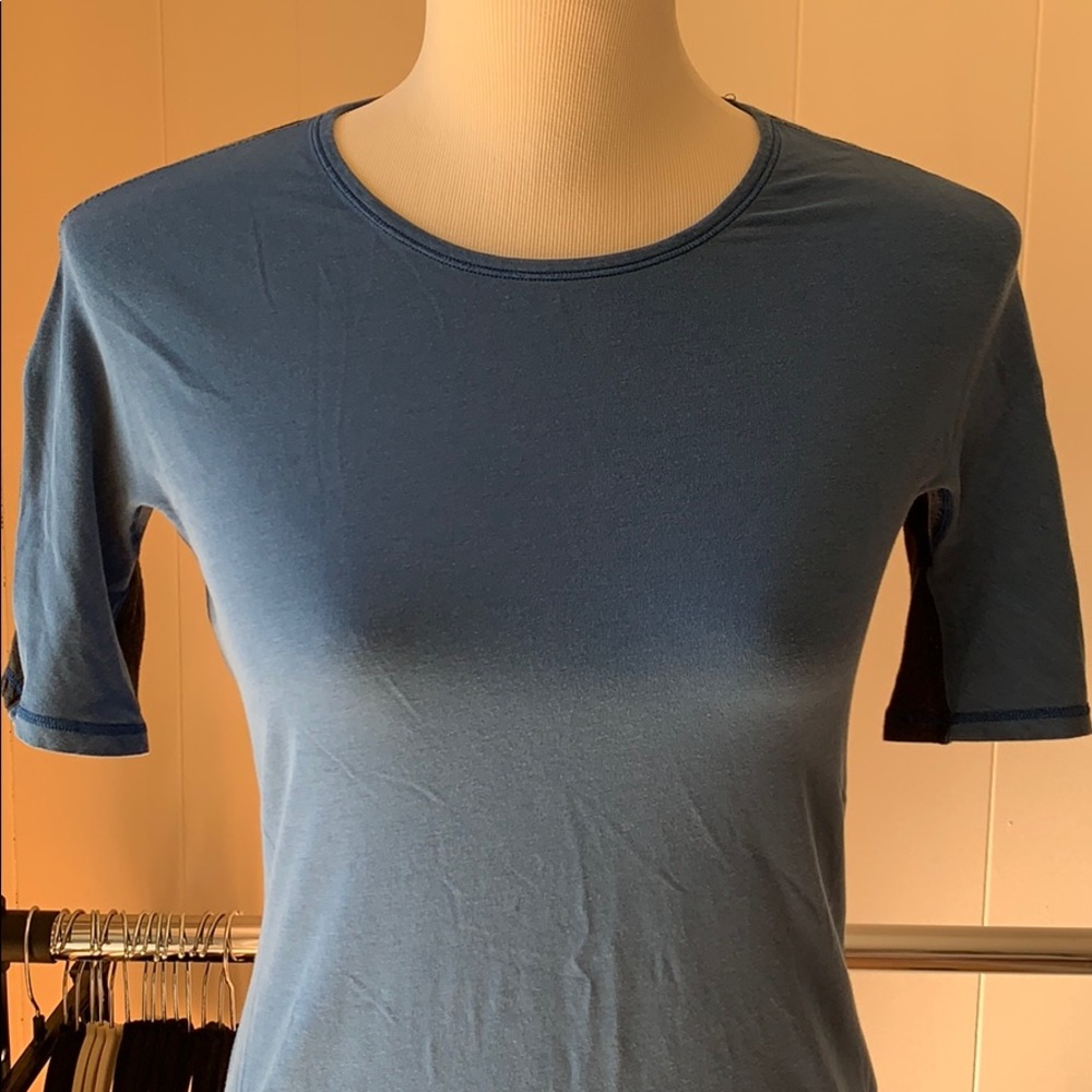 Lululemon Size 4 Color Block Tee - image 1